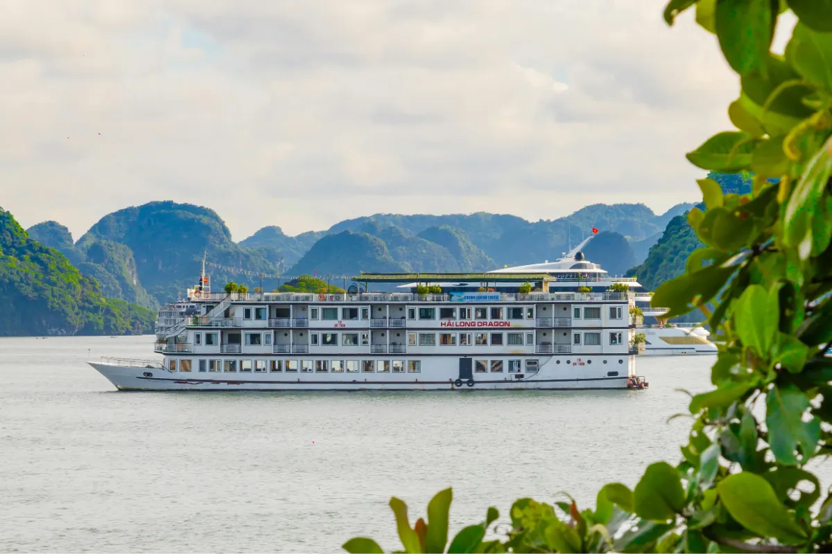 Cruise on Ha Long Bay